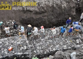Proyek Kawat Bronjong Bantaran Kali Cirebon