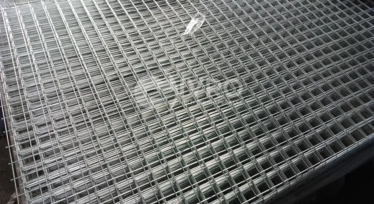 Pabrik ram mesh lembaran tebal 2.5 - 3 - 4 mili lubangan 5x5cm